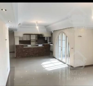 ۱۸۵متر/پاسیو در اختیار قابل چیدمان