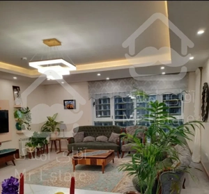 فروش آپارتمان ۱۳۰ متر شهرک خرازی پنجره‌های قدی کاسبی کد۶۰۹