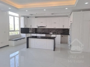 فروش آپارتمان ۹۵ متری کم سن در چهارباغ