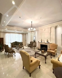 فروش اپارتمان زیر قیمت سالن پرده خور نور و نقشه عالی