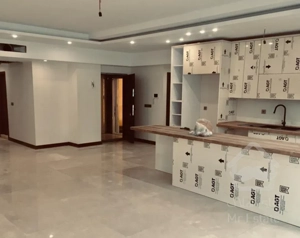 شرق مرزداران ۱۱۰متر/دو خوابه/کلید نخورده/غرق نور