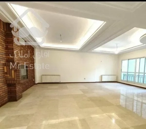 ۲۰۰متر/تکواحد/آجودانیه/۳بالکن/نوسازی کلیدنخورده