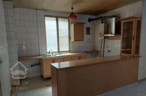 آپارتمان ۶۳ متری ط ۴ رو به پارک خزانه