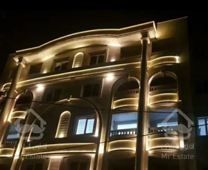 ۱۰۰متر  نوساز   کلید نخورده  رو به آفتاب