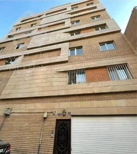 واحد۸۱متری فول امکانات نوساز غرق‌نور در خ بهار