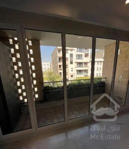 ۱۶۰ متر ۳ خواب نوساز ژورنالی/ ۲پارکینگ قاب میدان