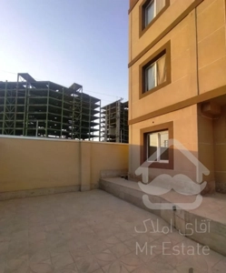 90متری تک واحدی/حیاط دار/روبه‌رو مترو