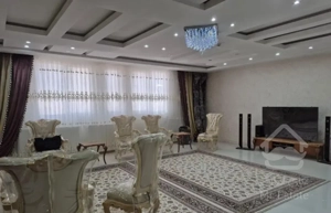 ۸۳ متر/نورگیر/ خوش نقشه/پارکینگ / فکوری ۵