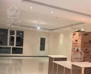 شمالی روبه حیاط   ۱۱۳ متر فاز ۳   لابی دار