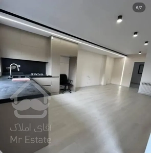 ۶۰متر/۲خواب/۲ پارکینگ /خوش نقشه/رو به آفتاب