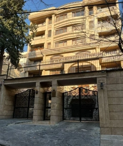 نیاوران ۲۰۰ متر / ۳ خواب و ۳ پارکینگ / نوسازی شده