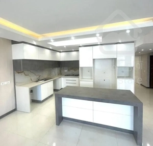 فروش آپارتمان 170متر چهارباغ/شیخ صدوق