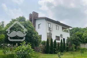 ویلاباغ ‌ با یک هکتار زمین