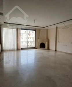 پاسداران شمالی ۳ خوابه واحد پرنور لوکیشن برتر