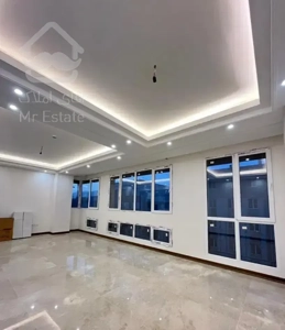 ۱۲۵ متر/سالن پرده خور قدی/ساختمان برند/ورودی لابی