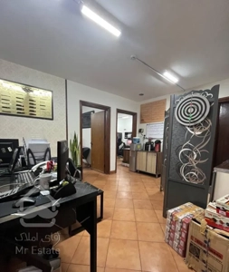 آپارتمان نزدیک حرم/شهدا/شیرازی/حاشیه خیابان