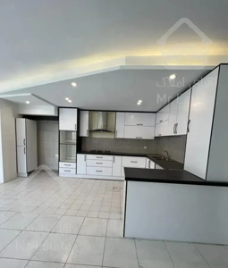 چیذر ۹۰ متر ۲خواب بازسازی شده غرق در نور