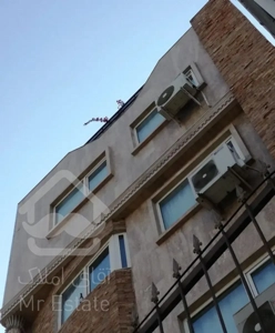 آپارتمان ۶۷ متری خوش نقشه با ۴۰ متر حیاط خلوت