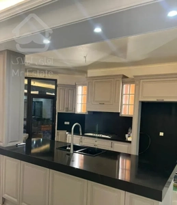 اپارتمان 215متری سه خواب تک واحدی  تاپ لوکیشن