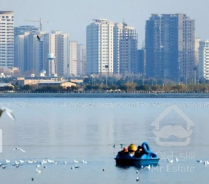 ۹۰ متری دریاچه چیتگر