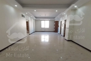 135 متر سه خوابه کلید نخورده غرق در نور / ورزی