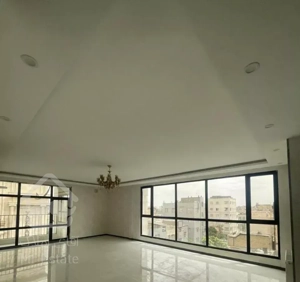 آپارتمان ۲۰۰متری سردونبش/ ۵قدمی وکیل اباد/ نوساز