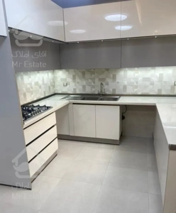 آپارتمان ۹۵متری دو خوابه قلهک