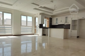 ۱۰۰متر/۲نبش/خطی رو به آفتاب