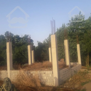 زمین مسکونی 300 متری با پروانه ساخت و پی و ستون طبقه اول