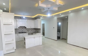 آپارتمان۱۱۵متری/واحدقواره جلو/نورگیر/مسکن اکبری