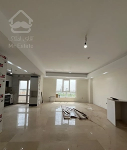 اپارتمان نوساز مدرن با لوکیشن بینظیر 2پارکینگ سندی