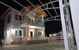 ۳۲۵ متر زمین ۲۱۲