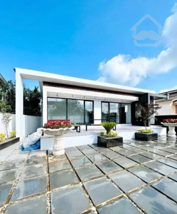 ویلافلت مدرن اروپایی 300 متر/سندتک برگ/جنگلی