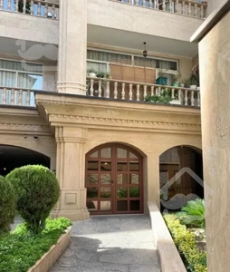 اراج ۱۲۷ متر دو خواب غرق نور