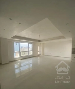 آپارتمان ۱۳۰ متری کریم آباد