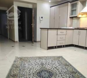 آپارتمان تک واحد در ساختمان ۴طبقه. تخلیه