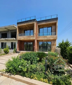 ویلاباغ۳۷۰م استخرروف باسودآوری بالاسنددارویوابدی