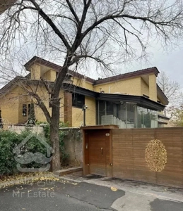 ۸۰۰ متر خانه ویلایی دربست /