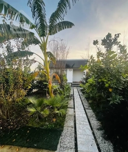 باغچه ویلا ۲۰۰متری آپادانا شهرکی.کد۶۹. قیمت کل هست