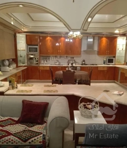 نیاوران/۳۷۰متر/۴ خوابه/استخر فعال