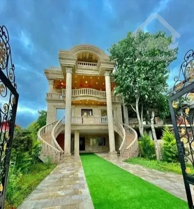 عمارت مدرن استخرداخلی* پلاک3جنگل*  360مترسند
