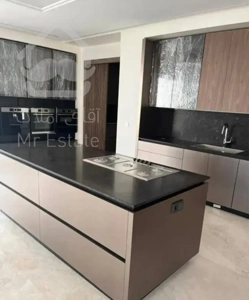 ۲۴۰ متر/۳ خواب / تراس قابل چیدمان / Full مشاعات