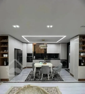 200متری/تک واحد/غربی/فول امکانات