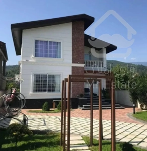 ویلا حیاط دار با ۵۷۰ متر زمین و سند شش دانگ