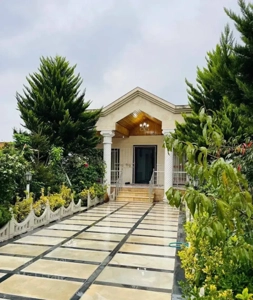 ویلا باغ ۴۰۰ متری حیاط سازی شده/سنددار/شهرکی