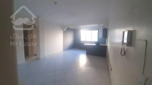 ۶۹ متر شهرک راه آهن، آبشار تهران، دریاچه