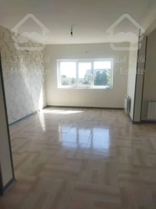 ۸۲ متر / سالن پرده خور/ شهرزیبا