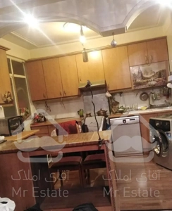 بالای میدان دربند 70 متر +10 متر حیاط خلوت