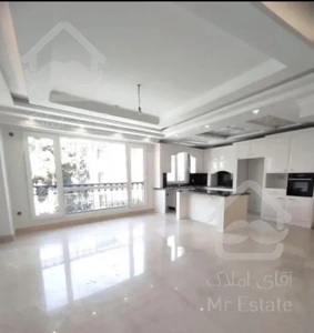 ۱۲۷متر/فول امکانات/خوش نقشه/سرتاسرپرده خور/غرق نور/بهترین متریال برند