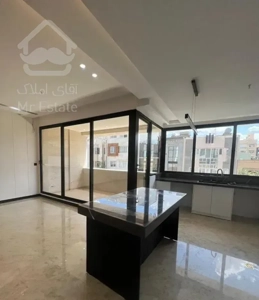 ۳۰۰ متر نوساز (برند منطقه) / بزرگمهر جنوبی